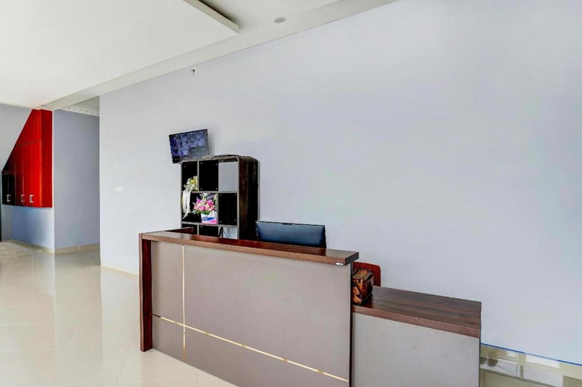 Hotel O Beda Arga Near Rs Royal Prima Ayahanda Медан Екстериор снимка