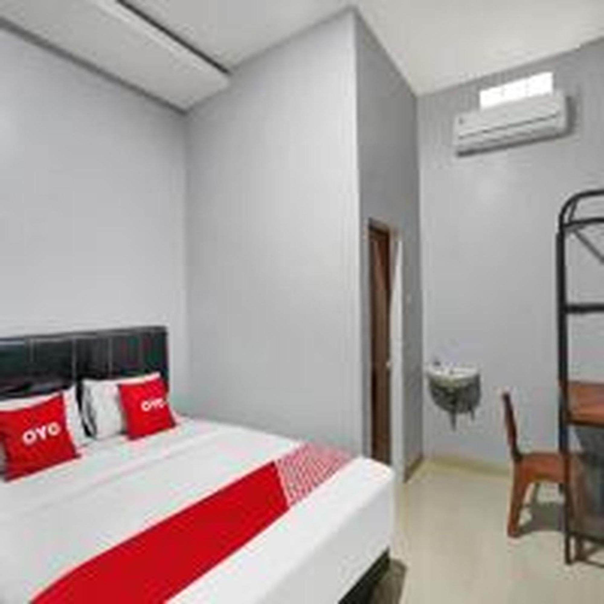 Hotel O Beda Arga Near Rs Royal Prima Ayahanda Медан Екстериор снимка