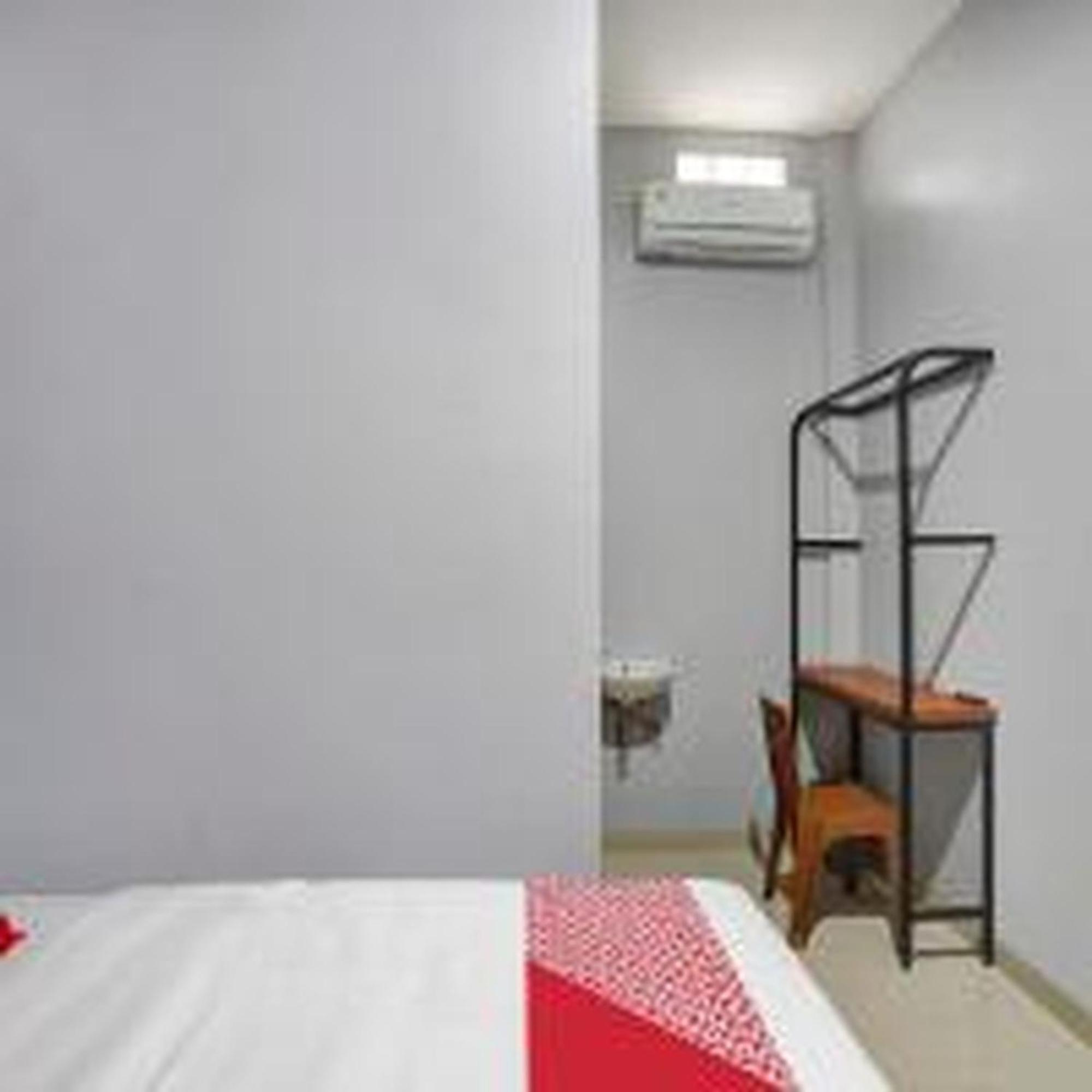 Hotel O Beda Arga Near Rs Royal Prima Ayahanda Медан Екстериор снимка